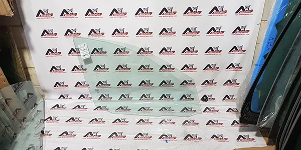 نصب شیشه بغل بنز c200 اتاق w204