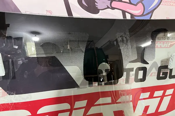 شیشه جلو مگان 2000