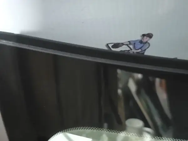 تعویض شیشه جلو تویوتا chr