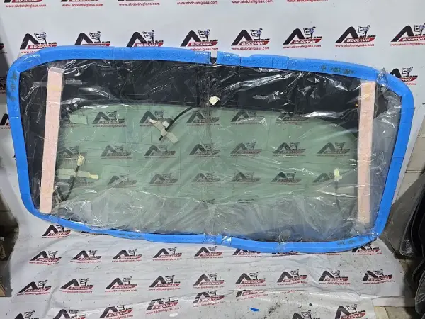 تعویض شیشه عقب پریوس