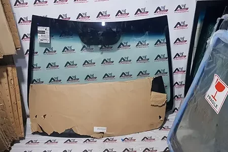 شیشه عقب و جلو پیکانتو در یک قاب