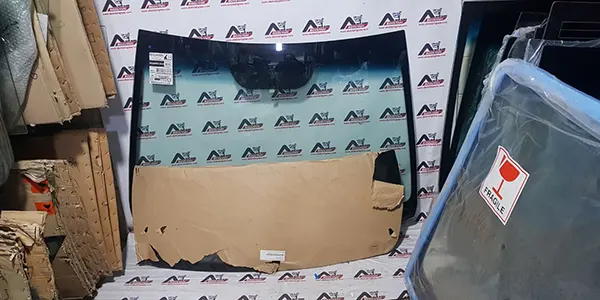 شیشه عقب و جلو پیکانتو در یک قاب