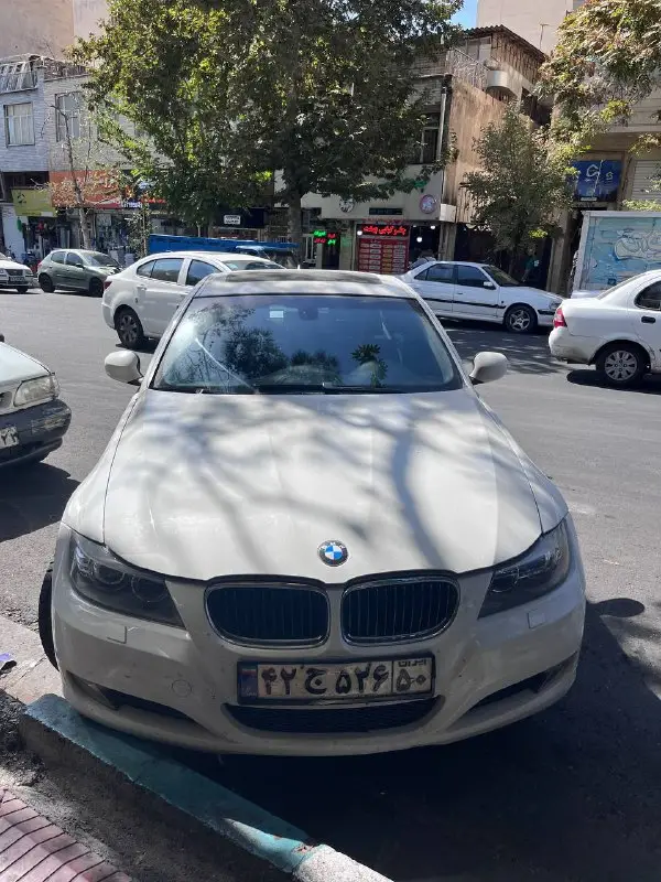 قیمت شیشه جلو بی ام و e90
