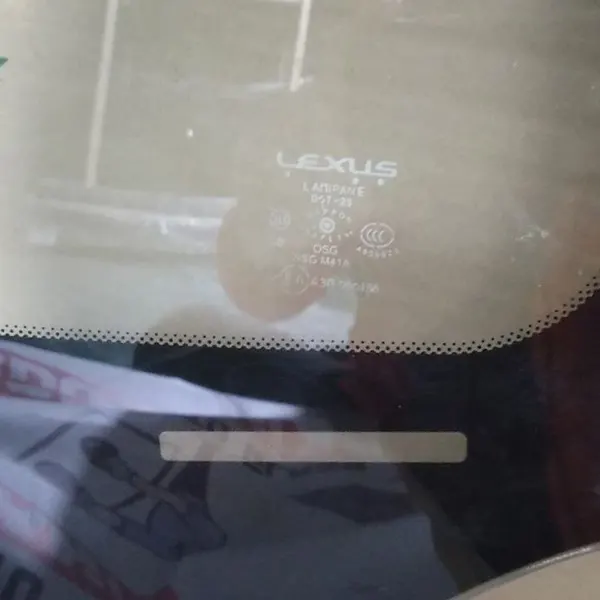 نصب شیشه جلو لکسوس IS300 کوپه