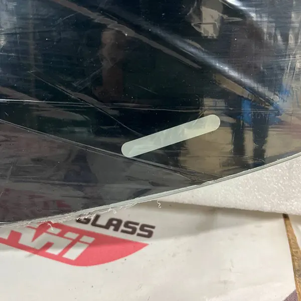 نصب شیشه جلو مگان 1600