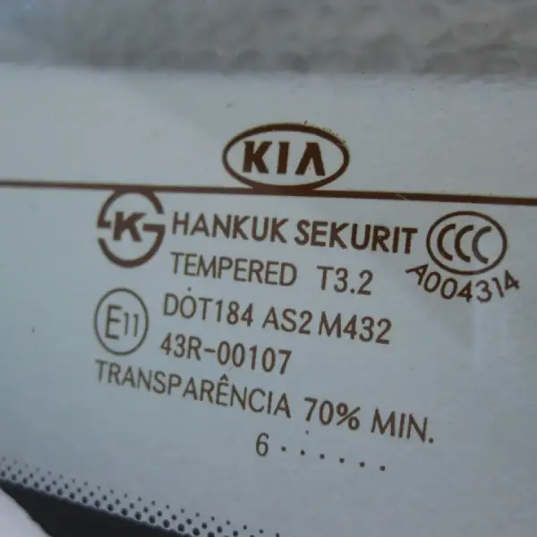 شیشه عقب کارنز اصلی