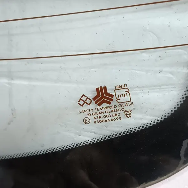 شیشه عقب کیا ریو