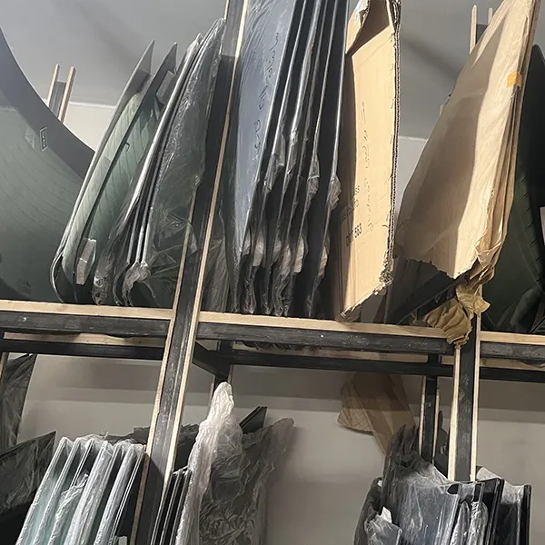 شیشه عقب کیا کادنزا