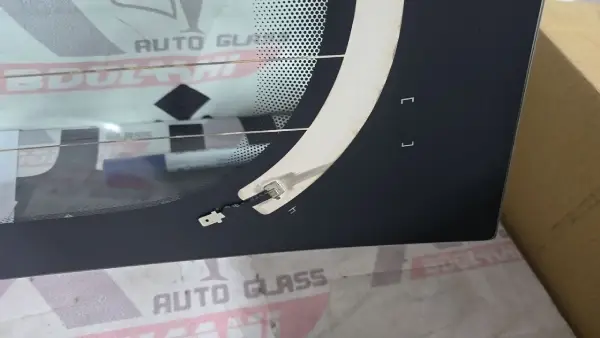 نصب شیشه عقب کیا کارنز