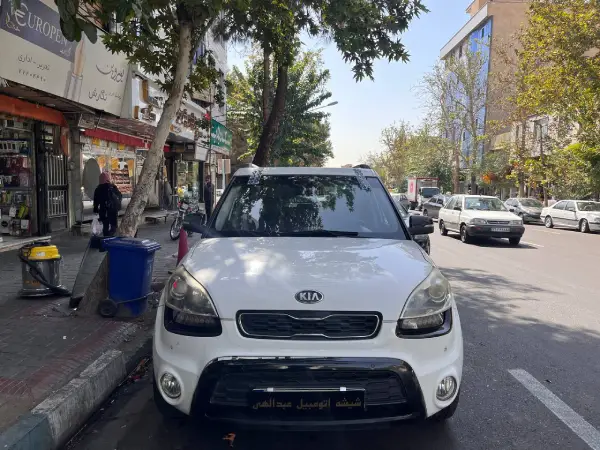 تعویض شیشه جلو کیا سول