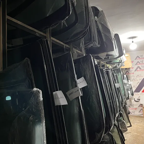 قیمت شیشه جلو کارنیوال