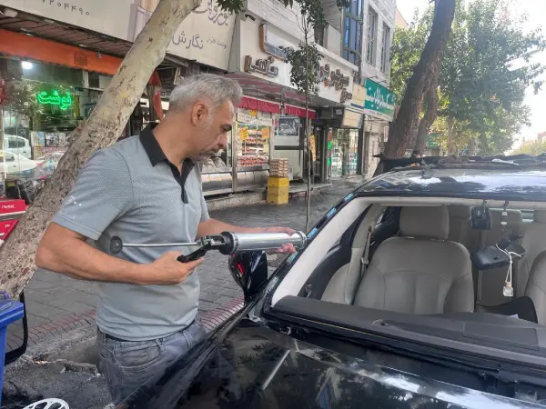 تعویض شیشه جلو لکسوس is250