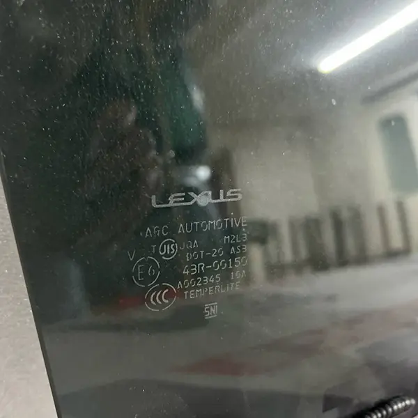 شیشه بغل دودی لکسوس es350