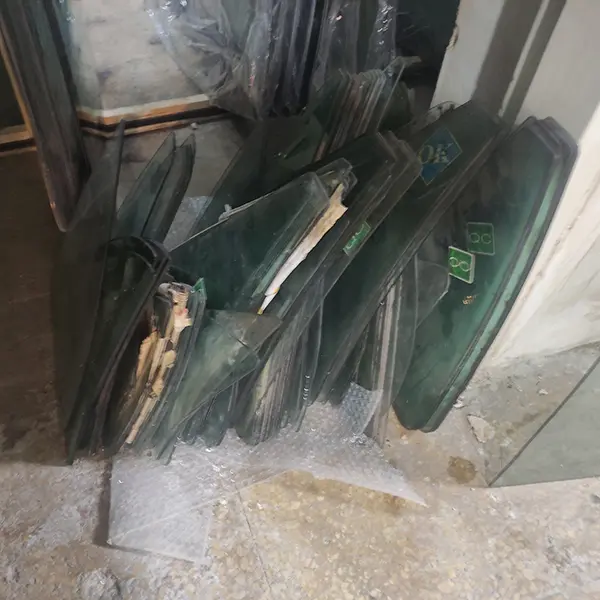 شیشه سکوریت لچکی ریو