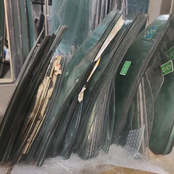 شیشه لچکی کیا ریو