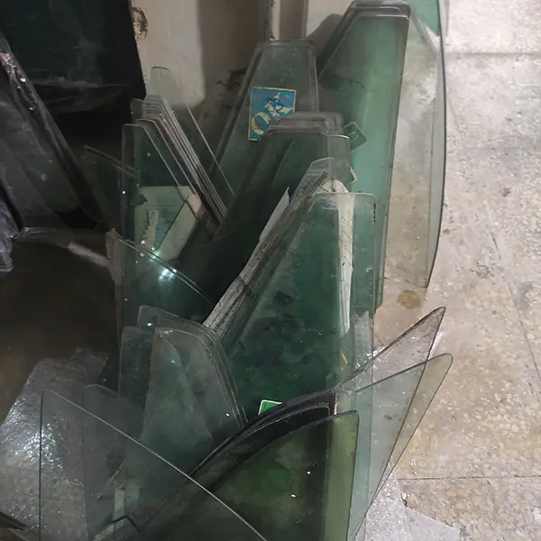 لچکی شیشه جلو سمت چپ ریو