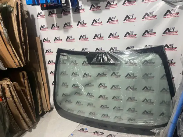 شیشه جلو تیبا 22