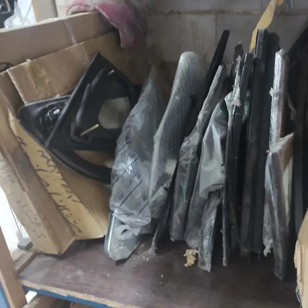نصب شیشه لچکی ساندرو