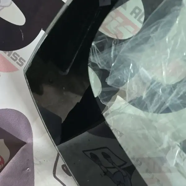 شیشه جلو تویوتا کرولا 2008