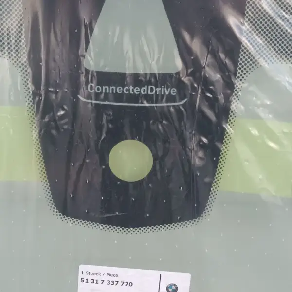 شیشه جلو بنز E200 w211