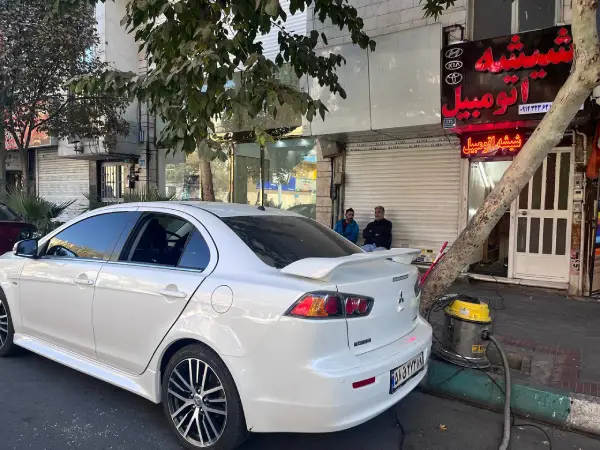 نصب شیشه بغل لنسر