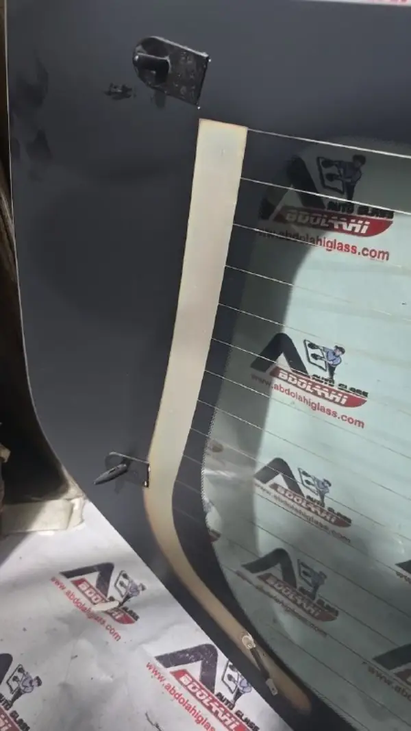 تعویض شیشه عقب دایون y5