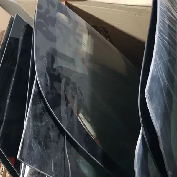 شیشه عقب مرسدس بنز e280