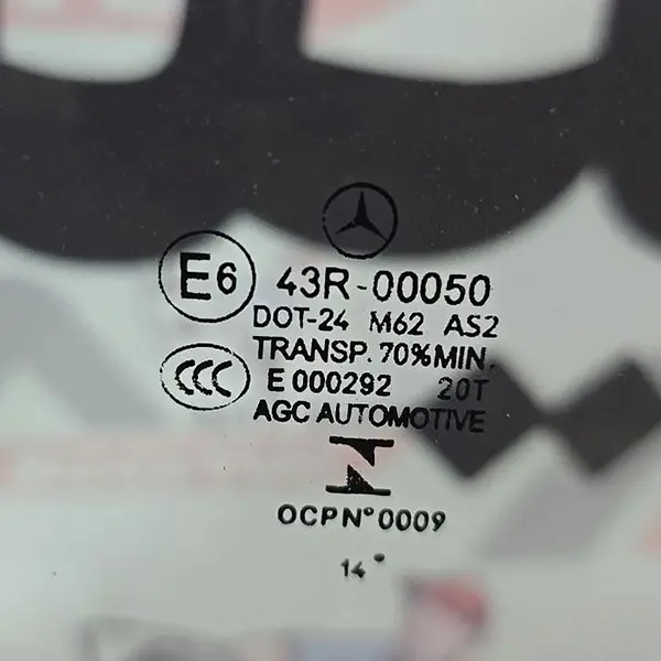 شیشه درب عقب بنز E200