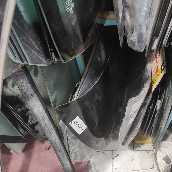 قیمت شیشه عقب بنز C280