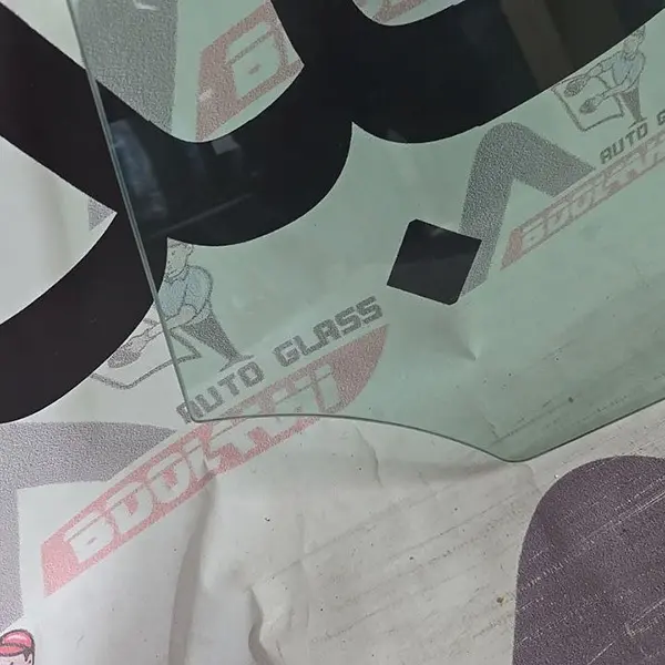 نصب شیشه بغل بنز e200
