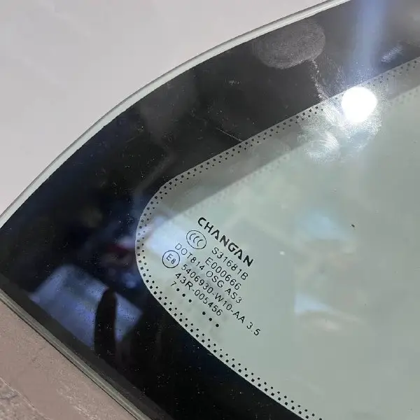 بهترین مارک شیشه لچکی چانگان cs35