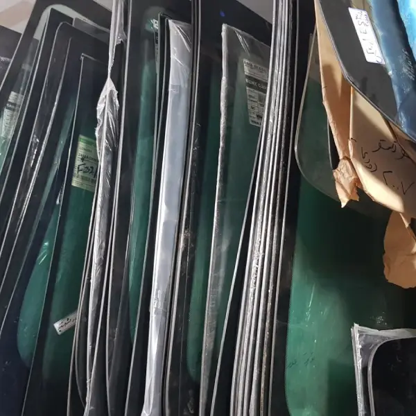 شیشه جلو بی ام و 520I