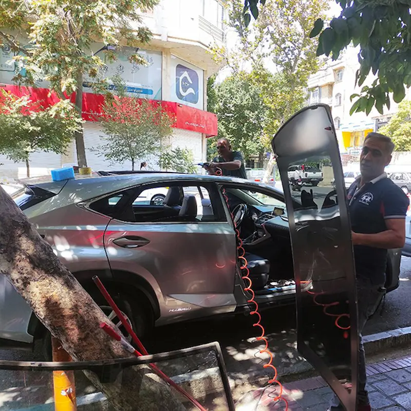 نحوه تعویض شیشه جلو