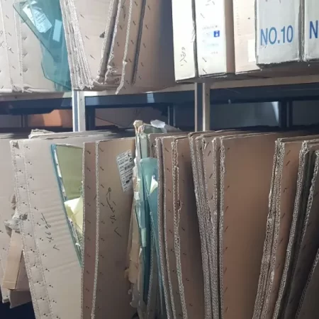 شیشه لچکی کیا کارنیوال