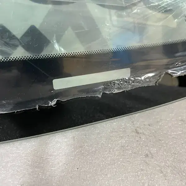 نصب شیشه جلو تویوتا کرولا 2023 (1)