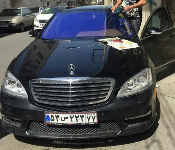 تعویض شیشه جلو بنز s500