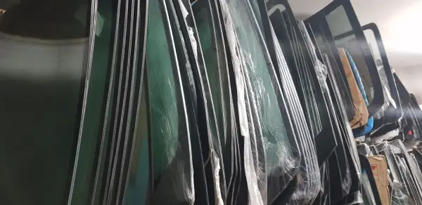 شیشه جلو بستیون نات