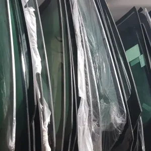 تعویض شیشه جلو آی دی یونیکس