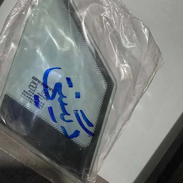 تعویض شیشه لچکی دیگنیتی