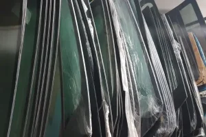 قیمت شیشه جلو مزدا وانت