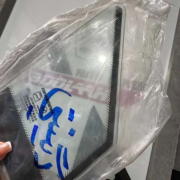 نصب شیشه لچکی دیگنیتی