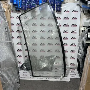 تعویض شیشه جلو مزدا b2400