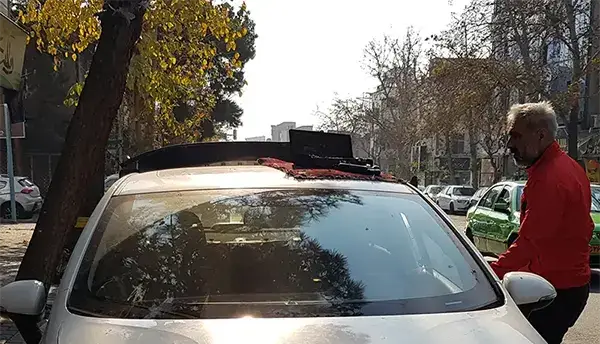 تعویض شیشه جلو کیا استونیک kx1 (1)