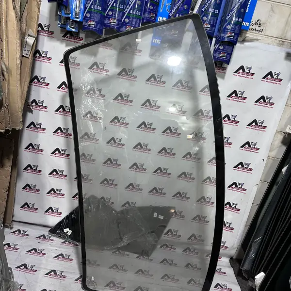 شیشه جلو مزدا b2400
