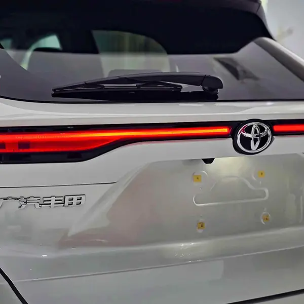 شیشه عقب تویوتا ونزا